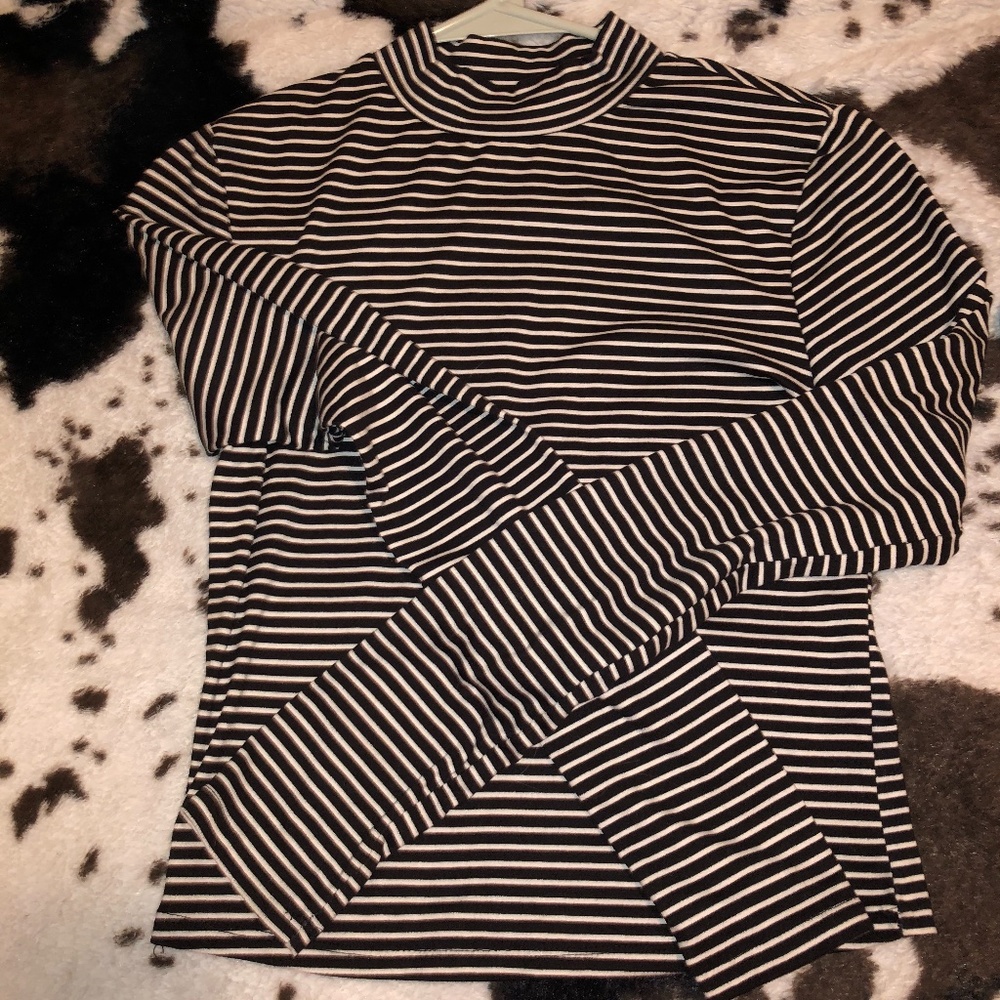 Long sleeve crop top